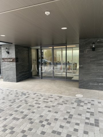 23/30 エントランス