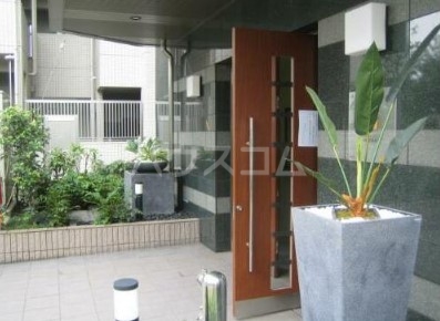 26/30 エントランス