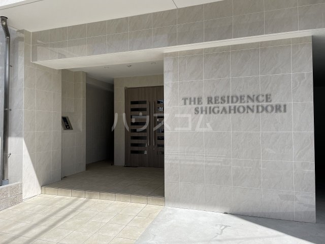 26/30 エントランス