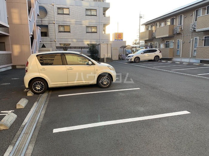 16/16 駐車場