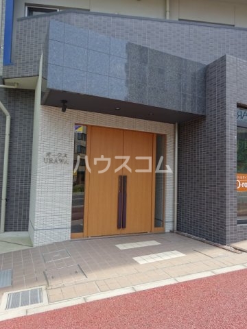 24/30 エントランス