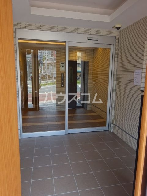 24/30 エントランス