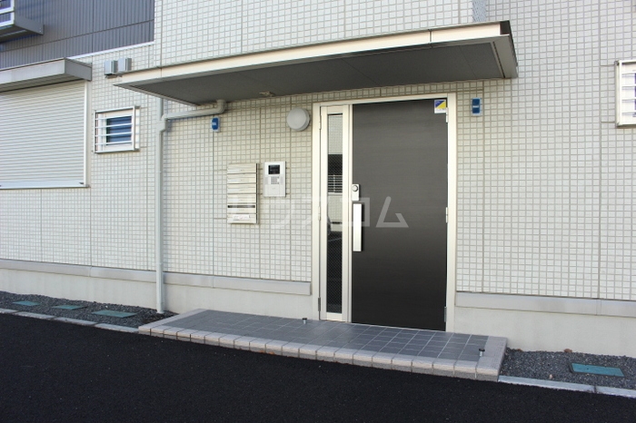 21/30 エントランス