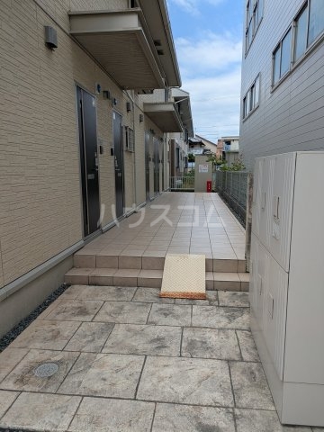 25/26 エントランス