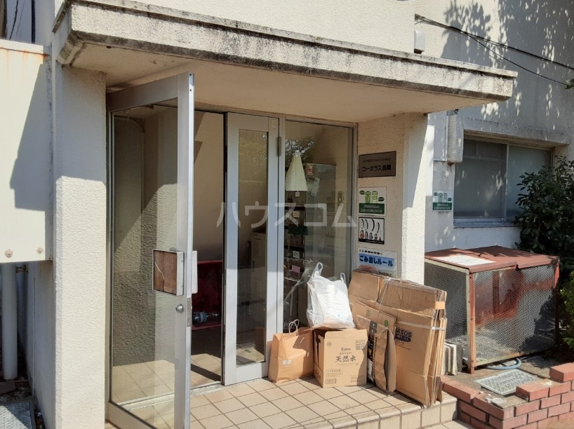 17/27 エントランス