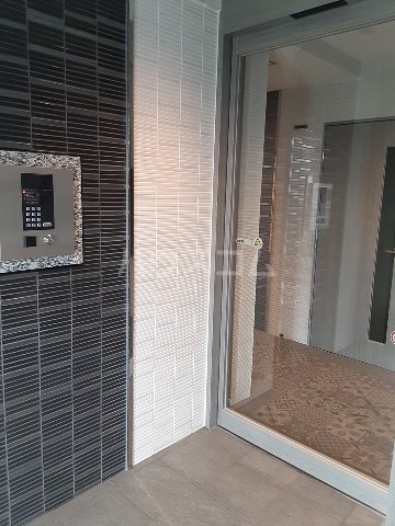 19/25 エントランス