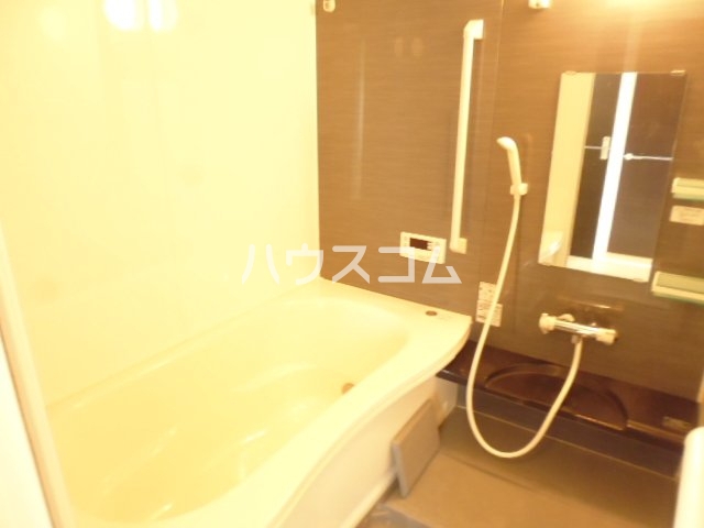 13/30 浴室