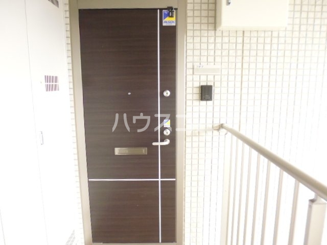 23/30 エントランス