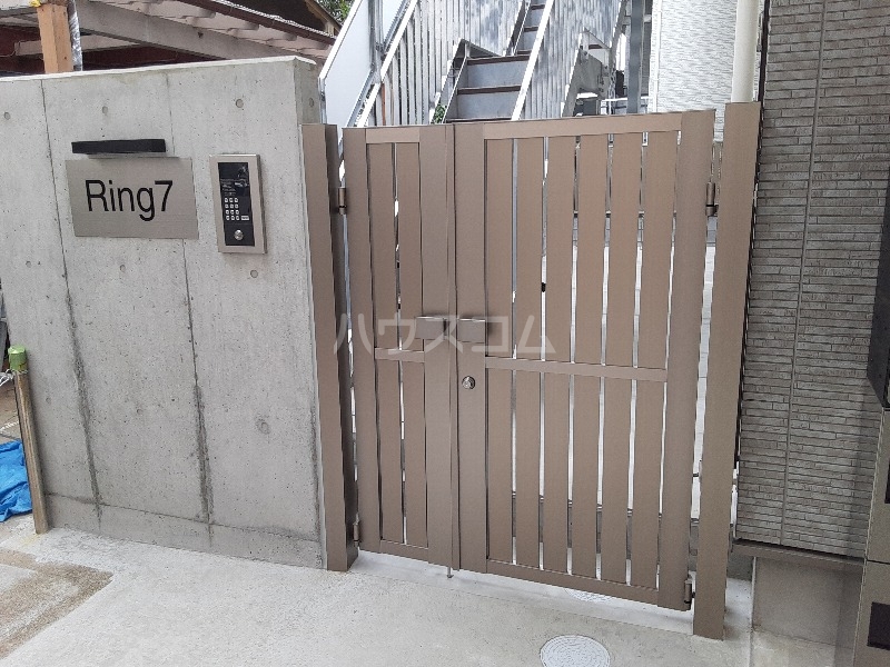 21/23 エントランス