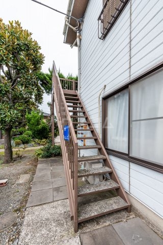 23/29 エントランス