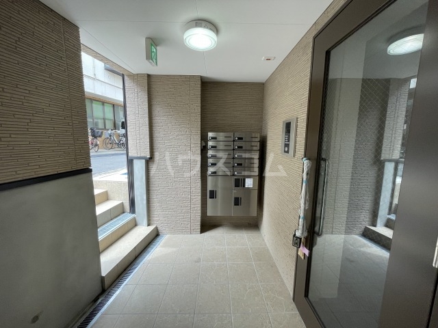 21/29 エントランス