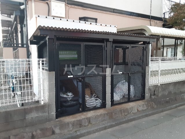 26/30 エントランス