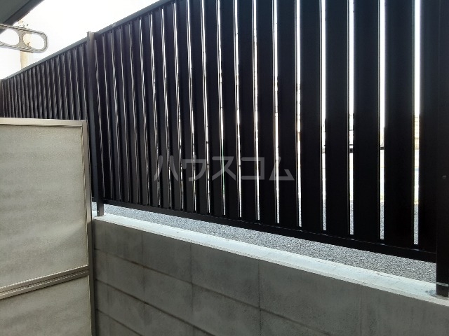 25/29 エントランス