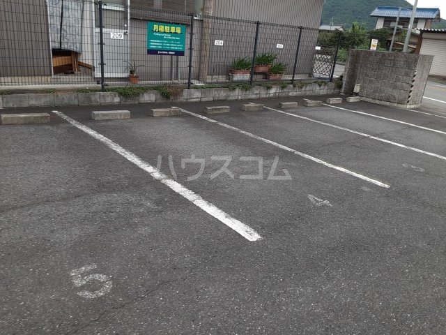 2/4 駐車場