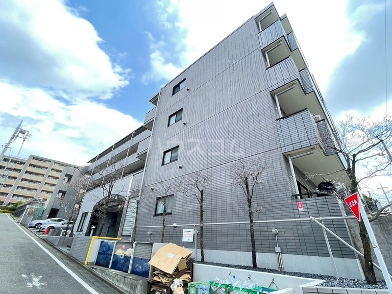 20/30 エントランス