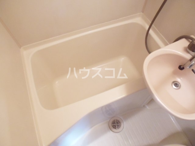 13/30 浴室