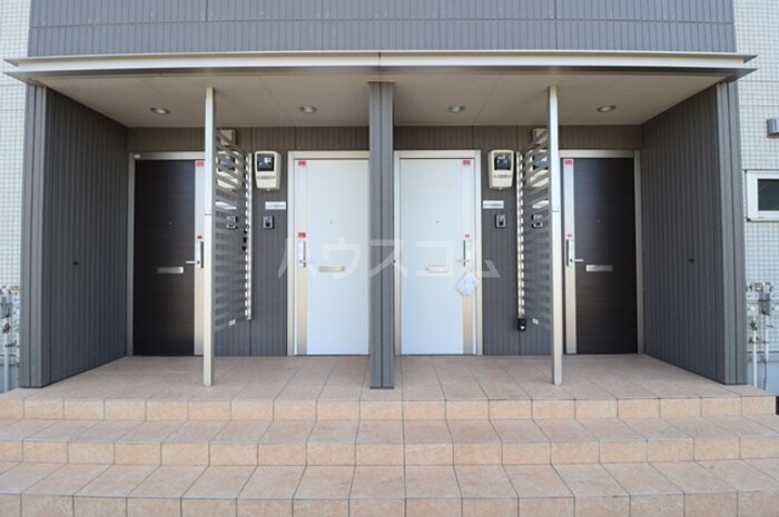 19/30 エントランス