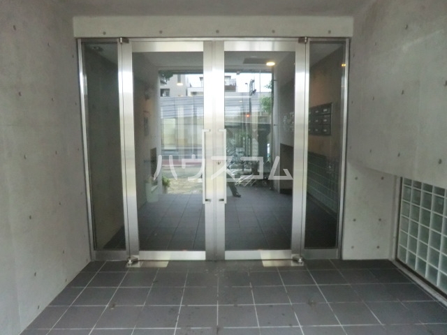 22/30 エントランス