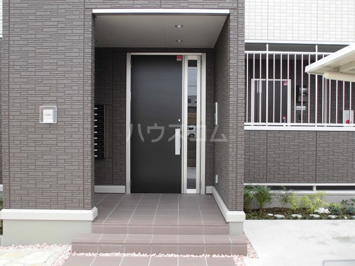 16/26 エントランス