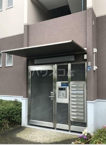 17/18 エントランス