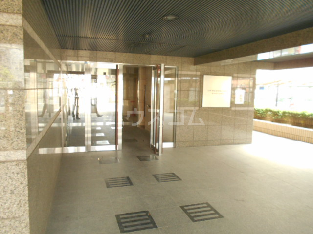 18/28 エントランス