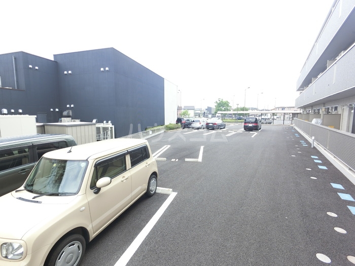 18/20 駐車場