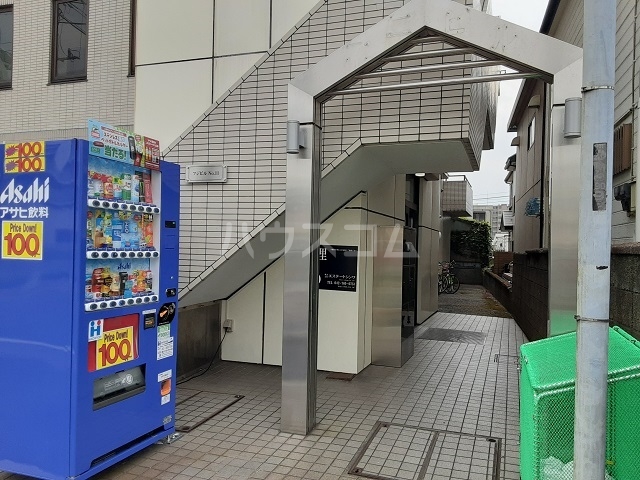 17/26 エントランス