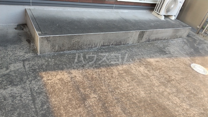 14/14 駐車場