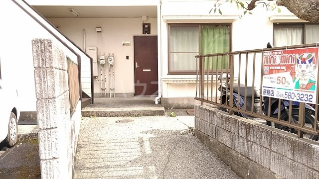 28/30 エントランス