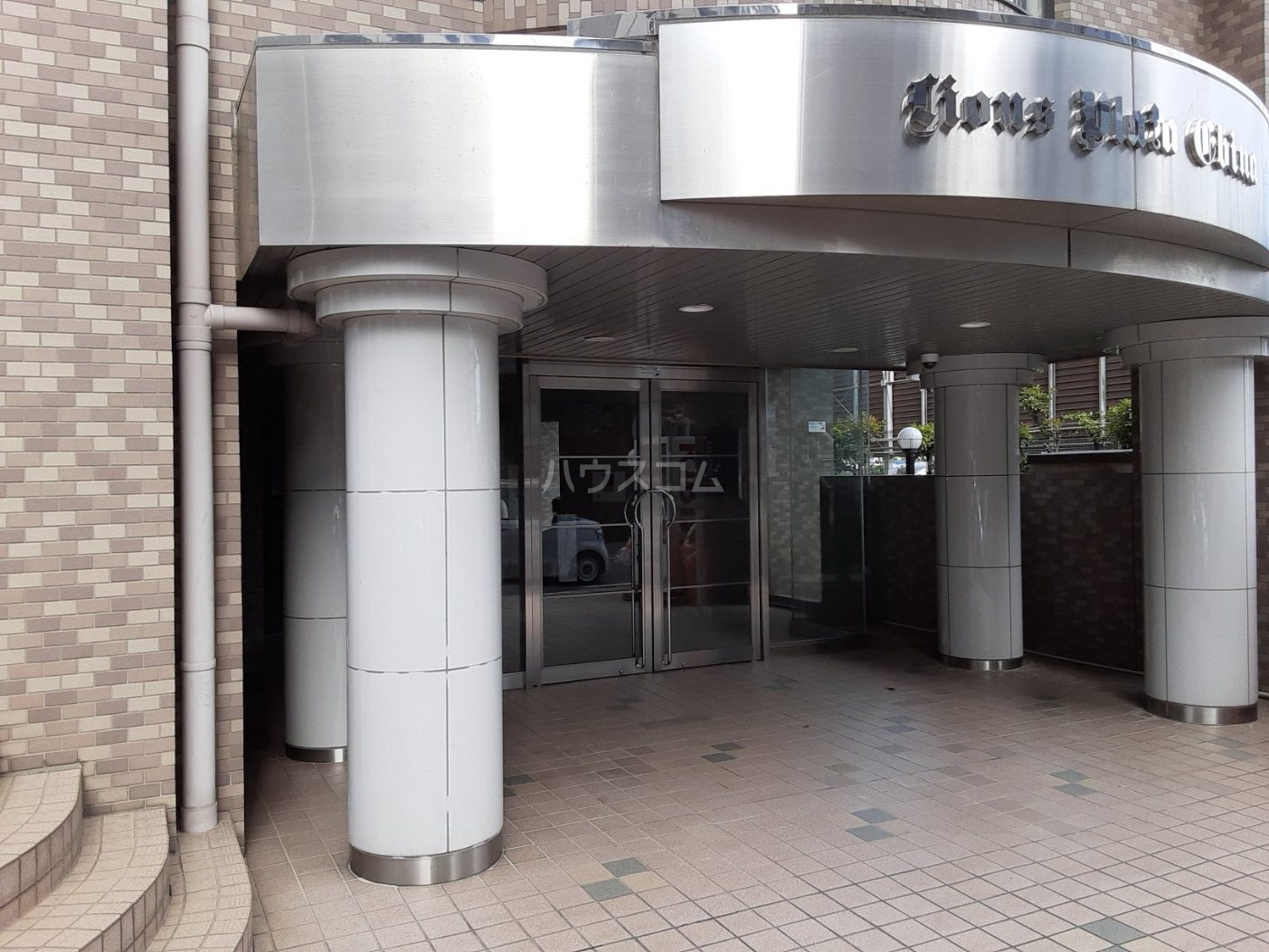 28/30 エントランス