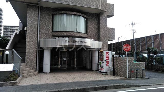 28/30 エントランス