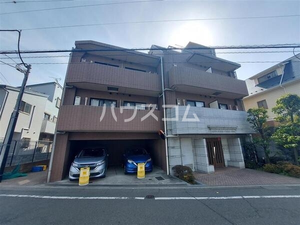 13/22 エントランス