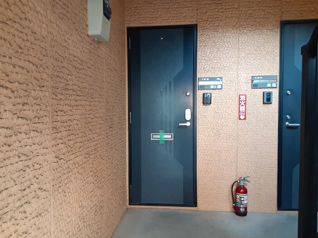 21/30 エントランス