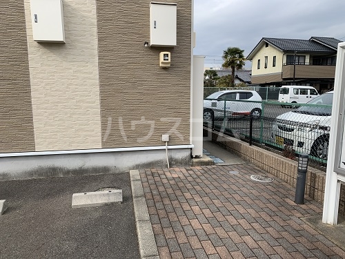 2/3 エントランス