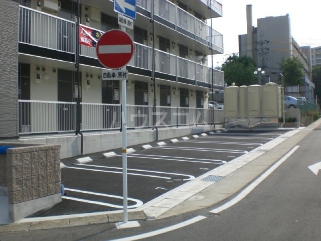 16/20 駐車場