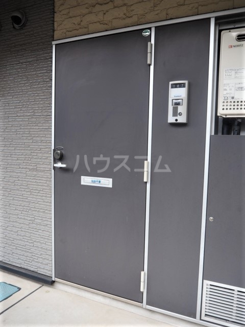 26/30 エントランス