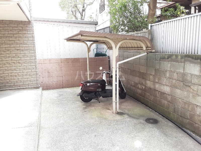 26/30 エントランス