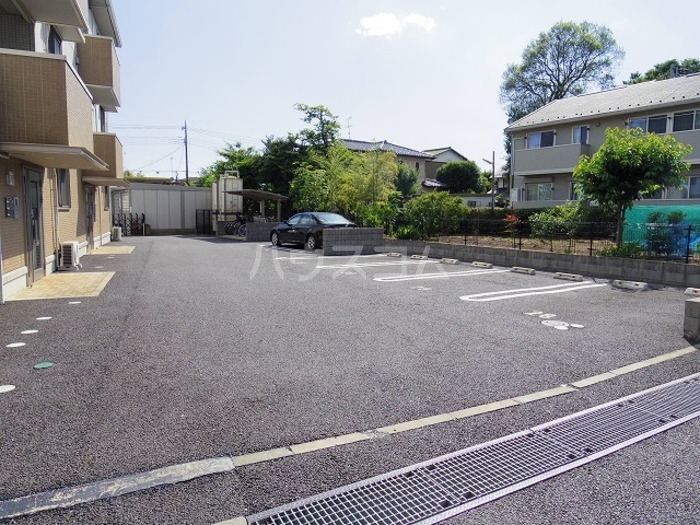 18/19 駐車場
