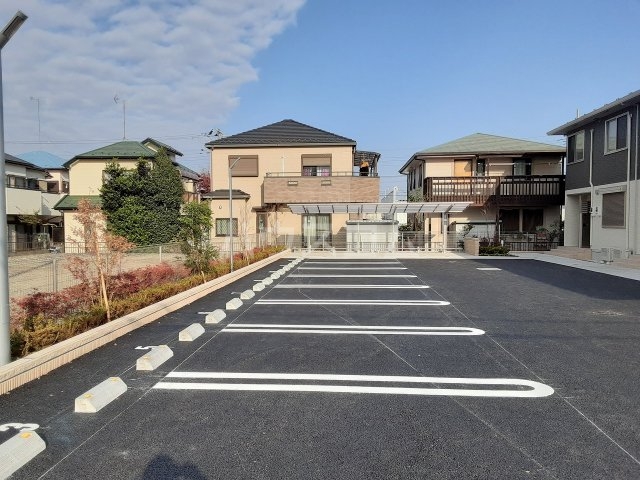 27/30 駐車場