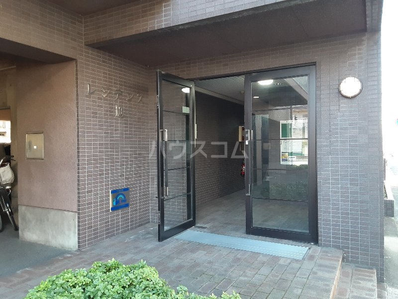 19/28 エントランス