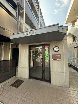 17/26 エントランス