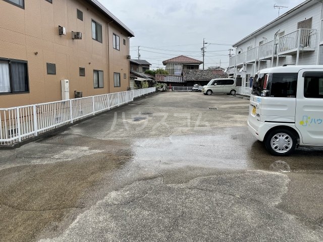 22/30 駐車場
