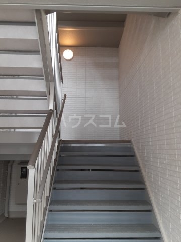 24/30 エントランス