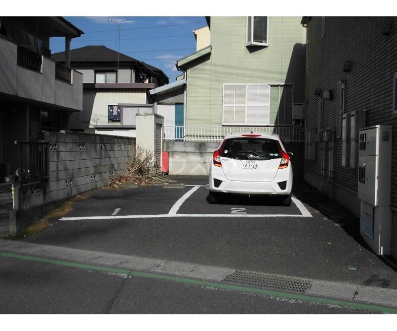 2/3 駐車場