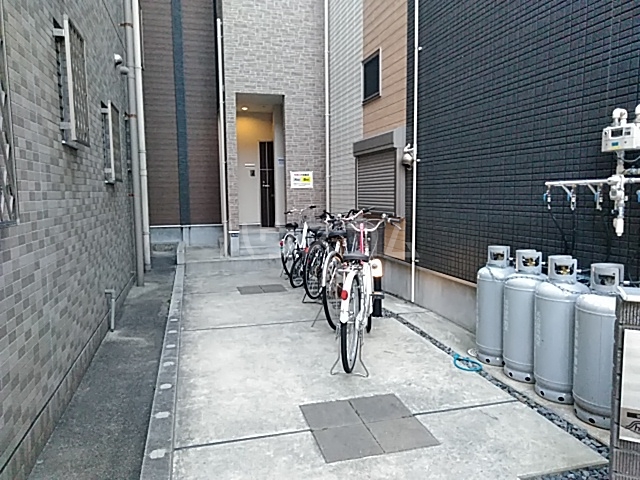 20/29 エントランス