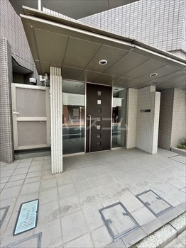 2/4 エントランス