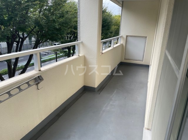 18/27 バルコニー