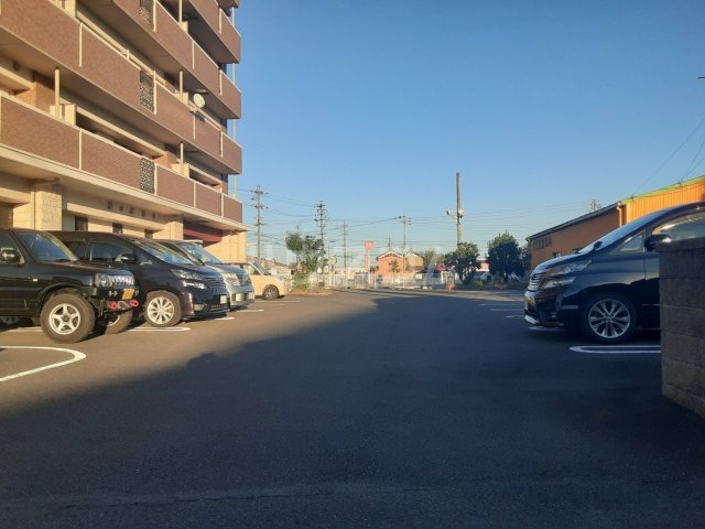 28/30 駐車場