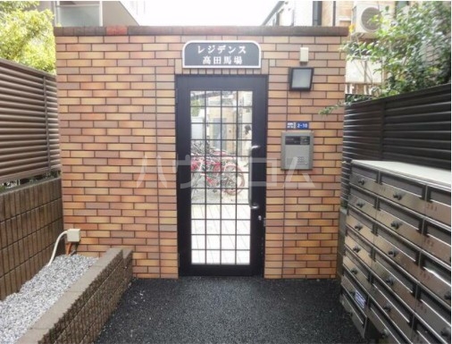 2/3 エントランス