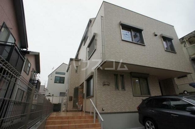 25/30 エントランス